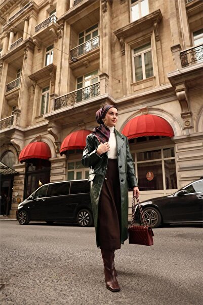 Silk Home وشاح حرير تويل بني بنفسجي بنقشة زهرة الأقحوان من توك دورستايل 90×90