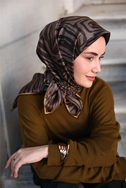 Silk Home Twill Silk Scarf Gray Geometric Pattern 90X90