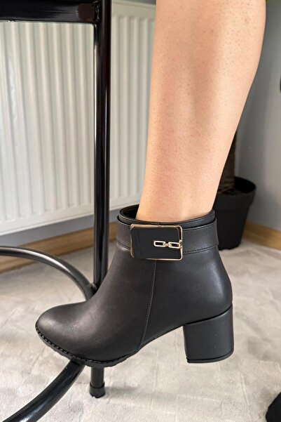 asmi shoes Women's Mabel Black Buckle (6 cm) Heeled Oval Toe Boots