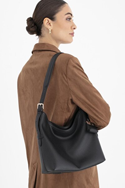 Matthew Cox Sç Byn2421 Handle Bag Black