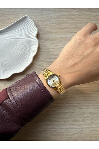 rubsey ساعة يد نسائية كلاسيكية بتصميم معدني بسيط وسلسلة عتيقة بلونين