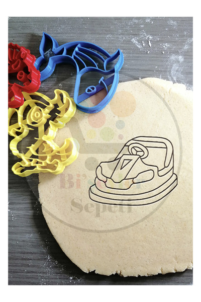 Bi'şeyler Sepeti قالب كوكيز على شكل سيارة متصادمة