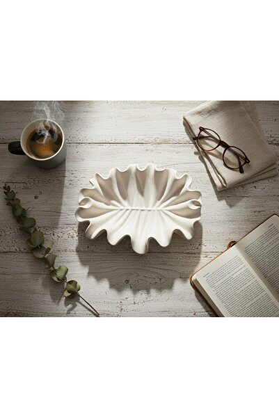 FYNDO Decorative Ceramic Leaf Tray – Modern Sculptural Dish & Jewelry Organizer