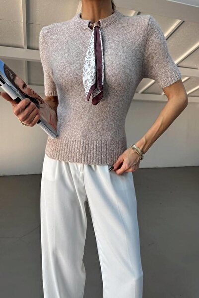 Ecenin Favorileri Tricotaj bej cu mânecă scurtă pentru femei, cu guler de tip foulard