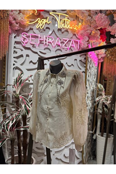 ŞEHRAZAT BUTİK Stylish Shirt with Stone Detail on the Collar