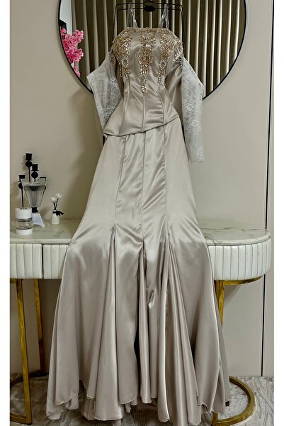 berlanty Description of a luxurious long evening dress (light beige color)