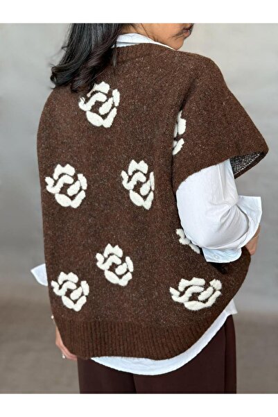 Lavanta Tekstil Rose Embroidered Shirt Sweater Set