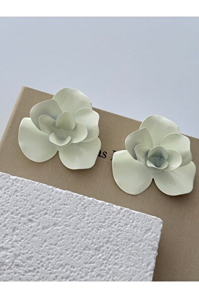 Pinardesign Cream Three-Dimensional Flower Earrings