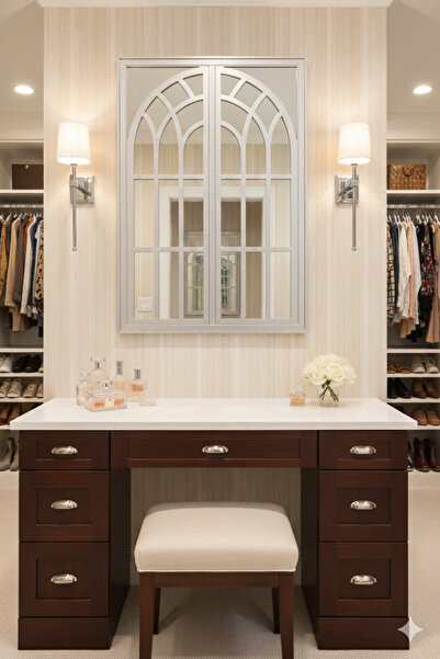 Generic Elegant mirror with a luxurious frame, 97 x 66 cm