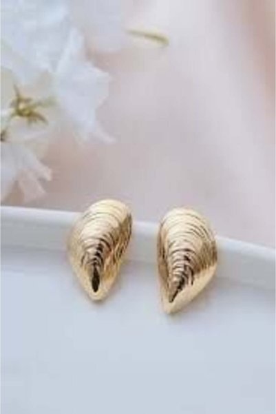 thesecret desire Gold Seashell Earrings – Elegant Clamshell Shape Vintage & Modern Design Women's Earrings
