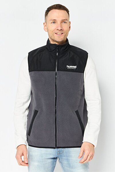hummel Men Sportswear Fit Sleeveless Outdoor Jacket Vest, Multicolor