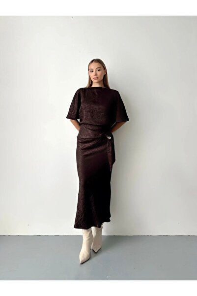 Vinales Crinkled Satin Textured Midi Skirt & Blouse Set