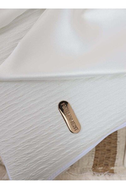 Fun Moment Baby House side zipper baby meds white color decorated with bow