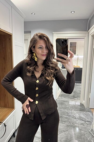 Banu Angay Gold Düğmeli Triko Hırka Koyu Kahve