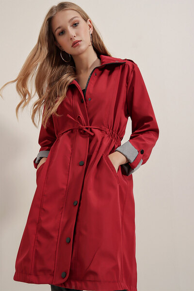 Zübeyde Sayın Τριγωνικό παλτό με κορδόνι στη μέση