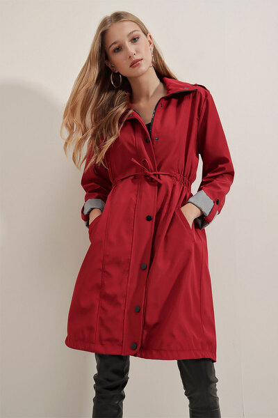 Zübeyde Sayın Τριγωνικό παλτό με κορδόνι στη μέση