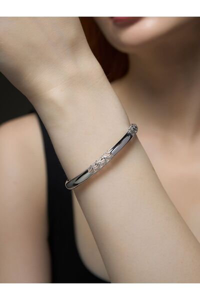 EKİNCİ KUYUMCULUK 14 Ayar Beyaz Altın Lalezar Bilezik – İnceliğin Zarif Dokusu