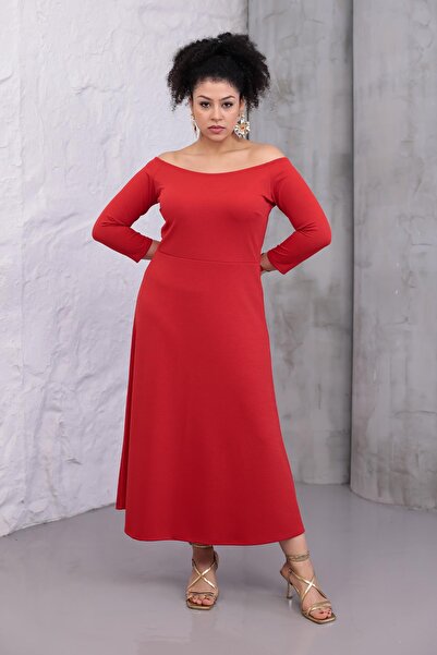 Madwilo Women's Red Boat Neck Three Quarter Sleeve Cupped Plus Size Stretchy Dress