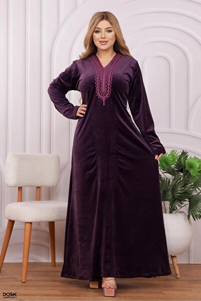 Lyaly aljlabyh Luxurious velvet winter jalabiya, delicate hand-embroidered with gold and colored silk threads, classic design for special occasions