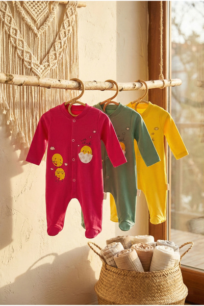 Noone 3-Piece Advantage Pack: Cotton Baby Romper Set with Cute Chick Pattern, Booties, and Full-Length Snap Fasteners