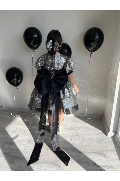 Sare Çocuk Giyim Ασημένια παγιέτα με μεγάλο φιόγκο με λεπτομέρειες αστραφτερό βραδινό φόρεμα + αγκράφα + κολάρο