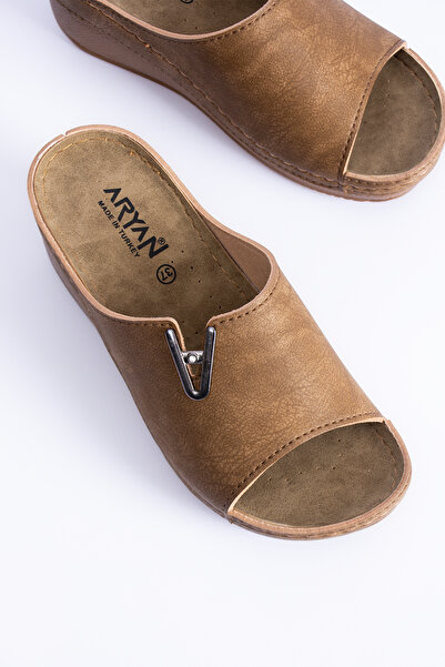 Polomia Comfort Noemi Women's Anatomical Comfortable Padding Sole Buckle Accessory Detailed Summer Home Daily Slippers