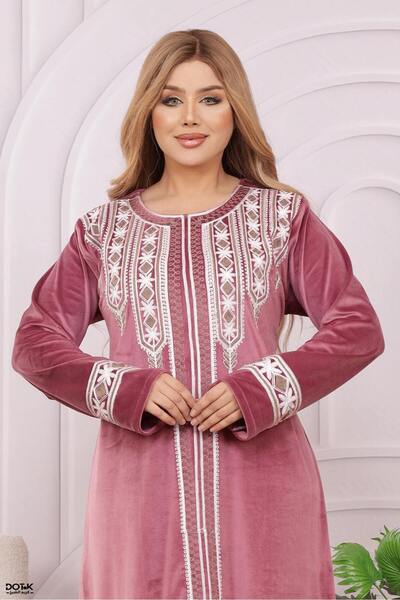 Lyaly aljlabyh جلابية مخملية شتوية بقصة مستقيمة وتطريز مركزي رفيع، مظهر نحيف ...