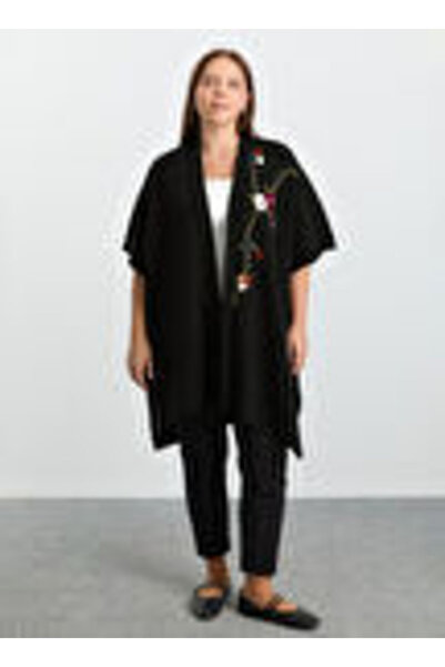 Selen Siyah Kadın V Yaka Standart Nakışlı Panço 25KSL4167