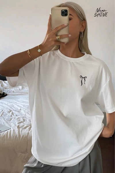 New Shine تي شيرت كبير الحجم مطبوع عليه فيونكة