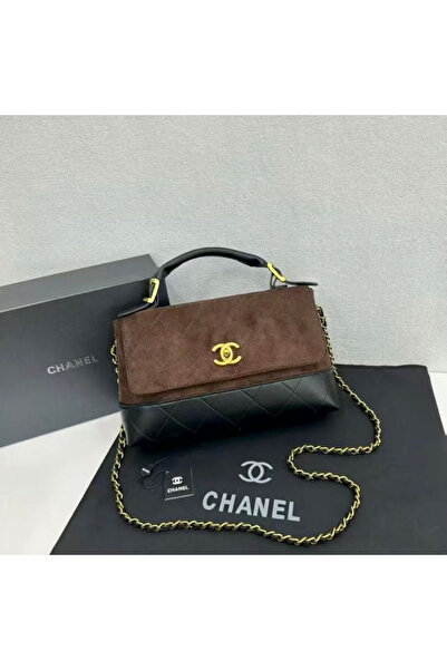 Generic Shoulder bag with accessories