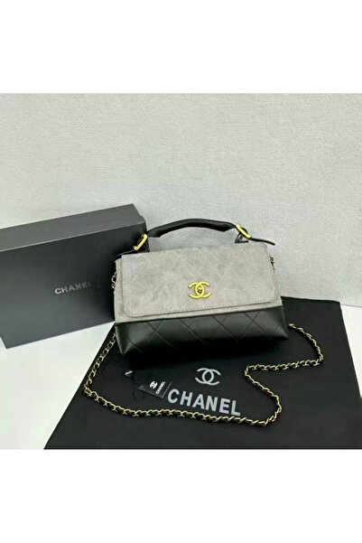 Generic Shoulder bag with accessories