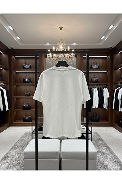 VAIA Men's oversized t-shirt with a modern geometric logo print and a distinctive youthful design.