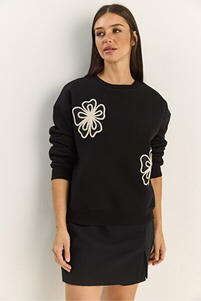 Bianco Lucci Women's Crew Neck Floral Embroidered Three Thread Raised Sweatshirt 60601045