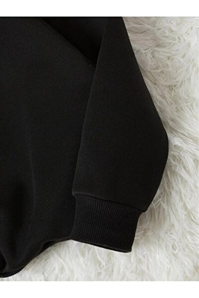 Hunors Sportswear & Company سويت شيرت بياقة دائرية من القطن موديل للجنسين لعا...