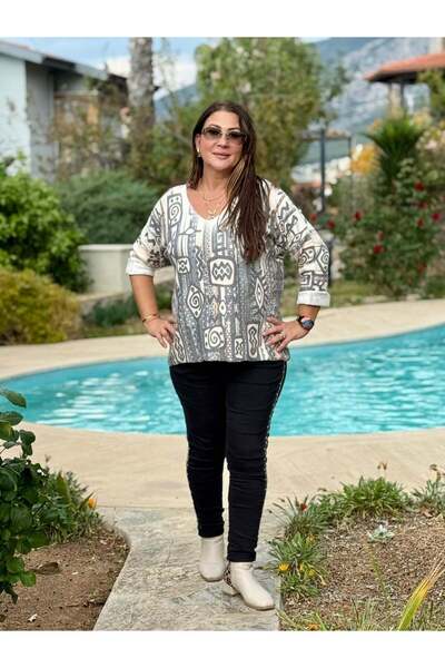 Punta Otantik Yg90664 Mercerized V-Neck Printed Italian Blouse Gray