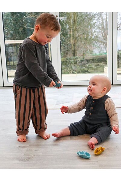 Pitikot Shark Shaped Bath Boat Set, Water Toy for Kids, Stackable and Floating