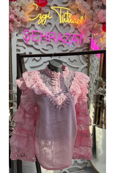 ŞEHRAZAT BUTİK Kolları Kat Kat ve Güpürlü Tasarım Gömlek