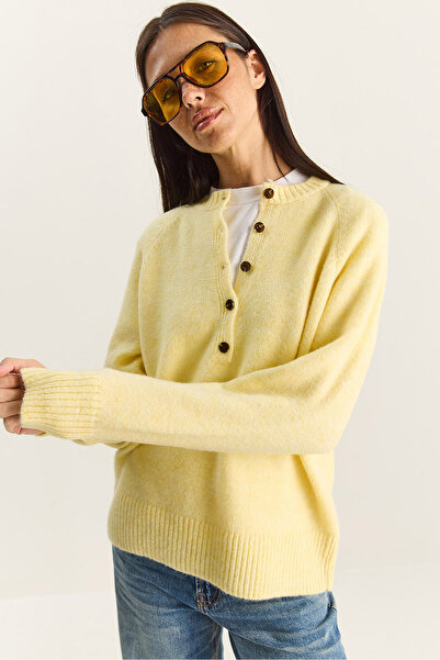 Bianco Lucci Women's 5 Button Sweater 20251114