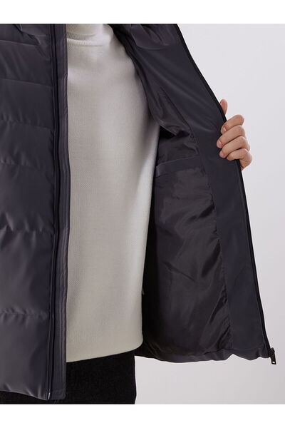 LC Waikiki Standard Mold Hooded Men's Puffer Coat