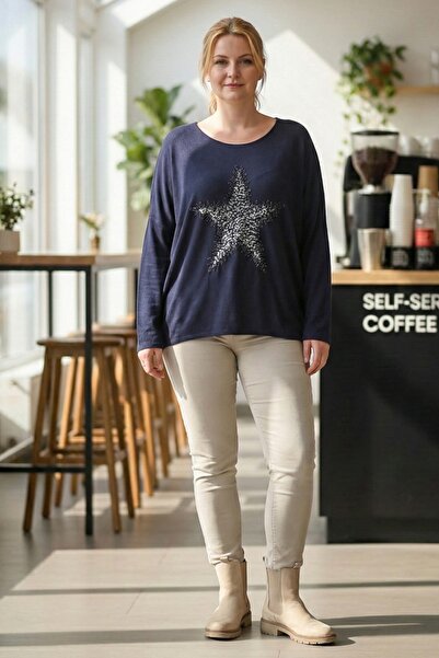 Chiccy Ιταλική μπλούζα μεγάλου μεγέθους σε μπλε ναυτικό χρώμα με μακρύ μανίκι με απλικέ αστέρια casual μαλακό πλεκτό πλεκτό 72 65