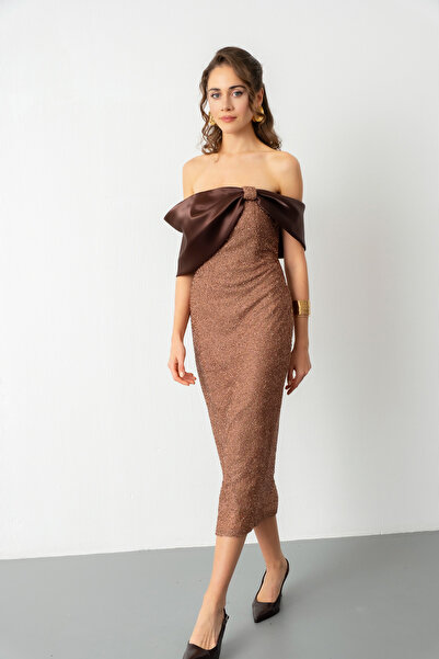 Lafaba Γυναικείο βραδινό φόρεμα με καφέ λαιμόκοψη με χάντρες Midi Promise