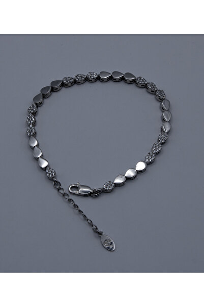 Velvet 925 sterling silver bracelet with zirconia stones and droplet design – refinement and sparkle