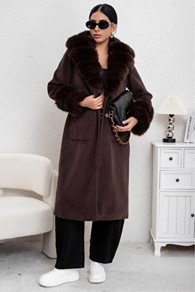 Diva Exclusive Fashion Elegant coat with removable fur