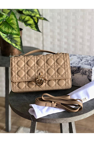 Generic Shoulder bag with accessories