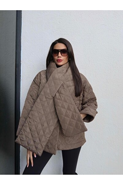 BRTC design Women's Beige Quilted Black Coat with Removable Scarf