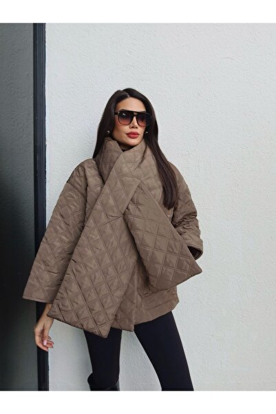 BRTC design Women's Beige Quilted Black Coat with Removable Scarf