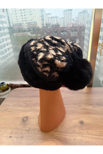 Blotch Women's Cold-Protecting Soft Black Color Plush Leopard Beanie