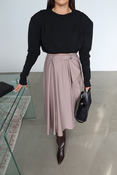 Özge Özgenç Pleated Skirt with Button and Belt Detail