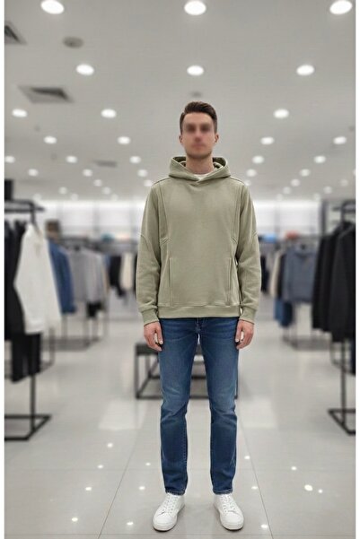 VAIA A stylish men's pullover with distinctive side details and a soft, warm material for a complete look.