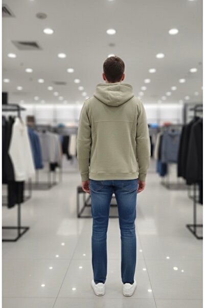 VAIA A stylish men's pullover with distinctive side details and a soft, warm material for a complete look.